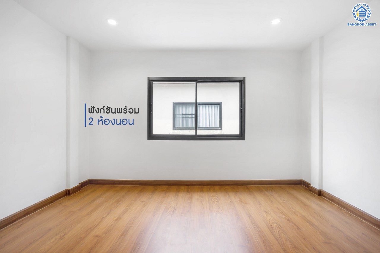 บ้านมือสองตกแต่งใหม่ ม.ภัทรนิเวศน์ สามัคคี-งามวงศ์วาน เนื้อที่ 17 ตร.ว. ฟังก์ชัน 2 ห้องนอนใหญ่ 2 ห้องน้ำ จอดรถได้ 1 คัน ทำเลเชื่อมต่อหลายเส้นทาง ใกล้เดอะมอลล์งามวงค์วาน, เซ็นทรัลแจ้งวัฒนะ  และรถไฟฟ้าสายสีชมพู "สถานีสามัคคี"